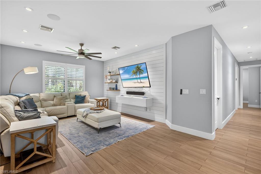 5577 Lancewood WAY photo 17