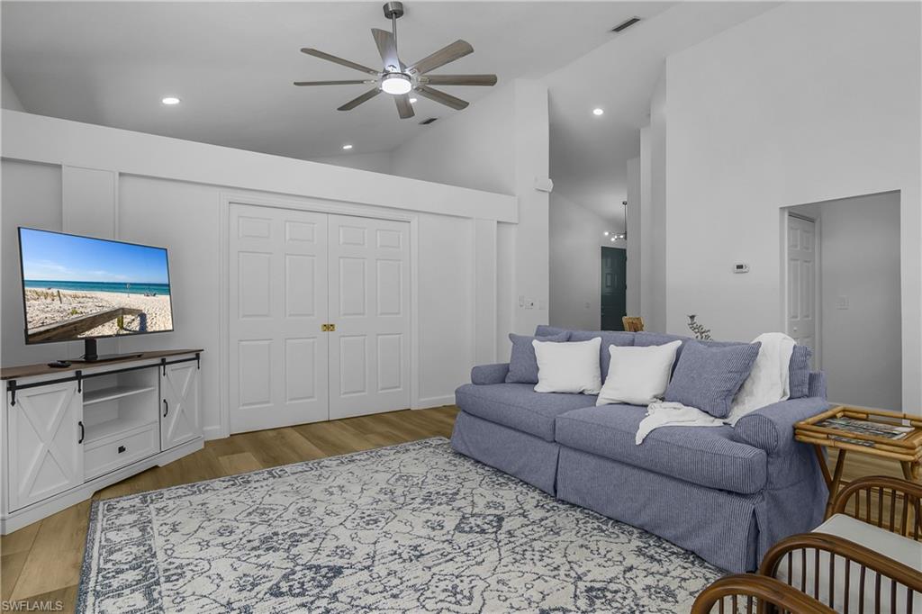 120 Livermore LN photo 7