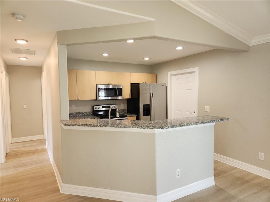 827 NE 23rd TER