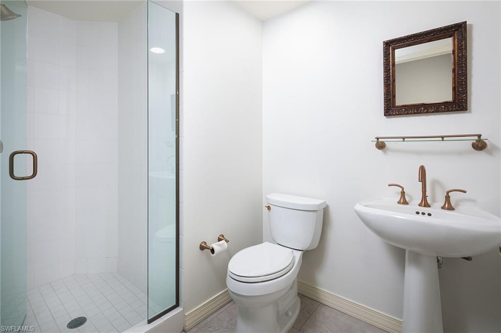 435 Dockside DR B703 photo 23