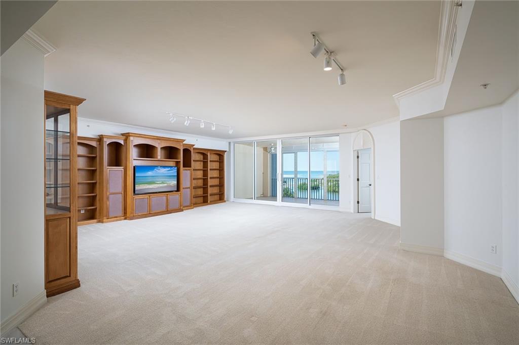 435 Dockside DR B703