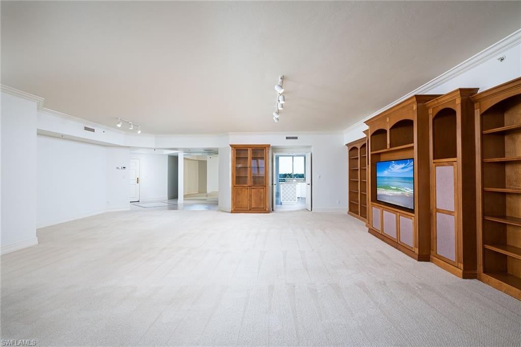 435 Dockside DR B703 photo 6