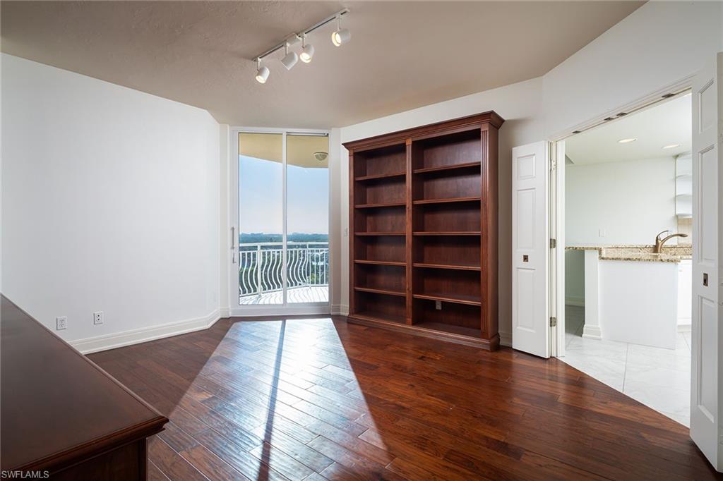 435 Dockside DR B703 photo 22