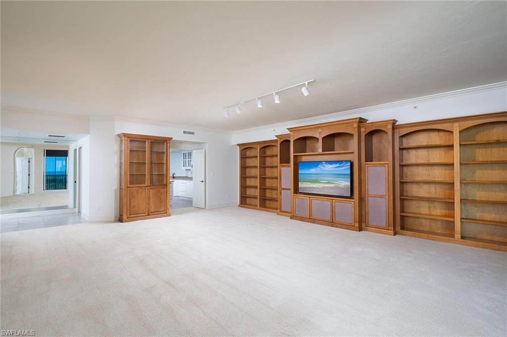 435 Dockside DR B703