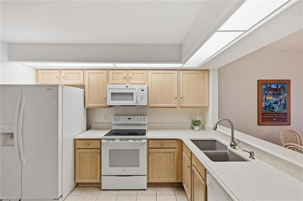 28072 Cavendish CT 2204 photo 7