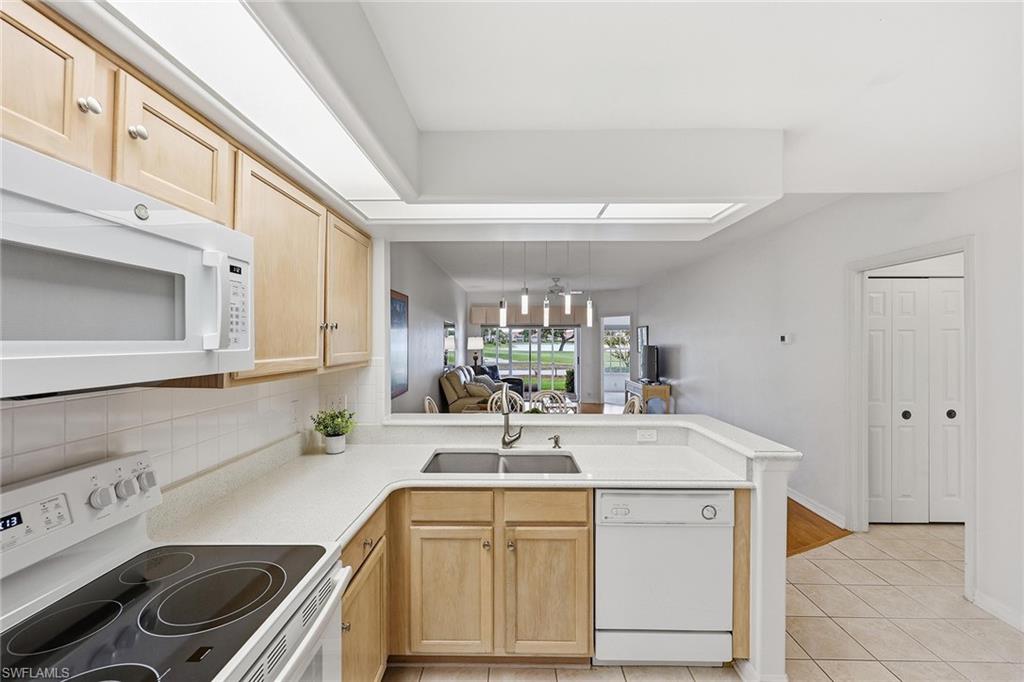 28072 Cavendish CT 2204 photo 9