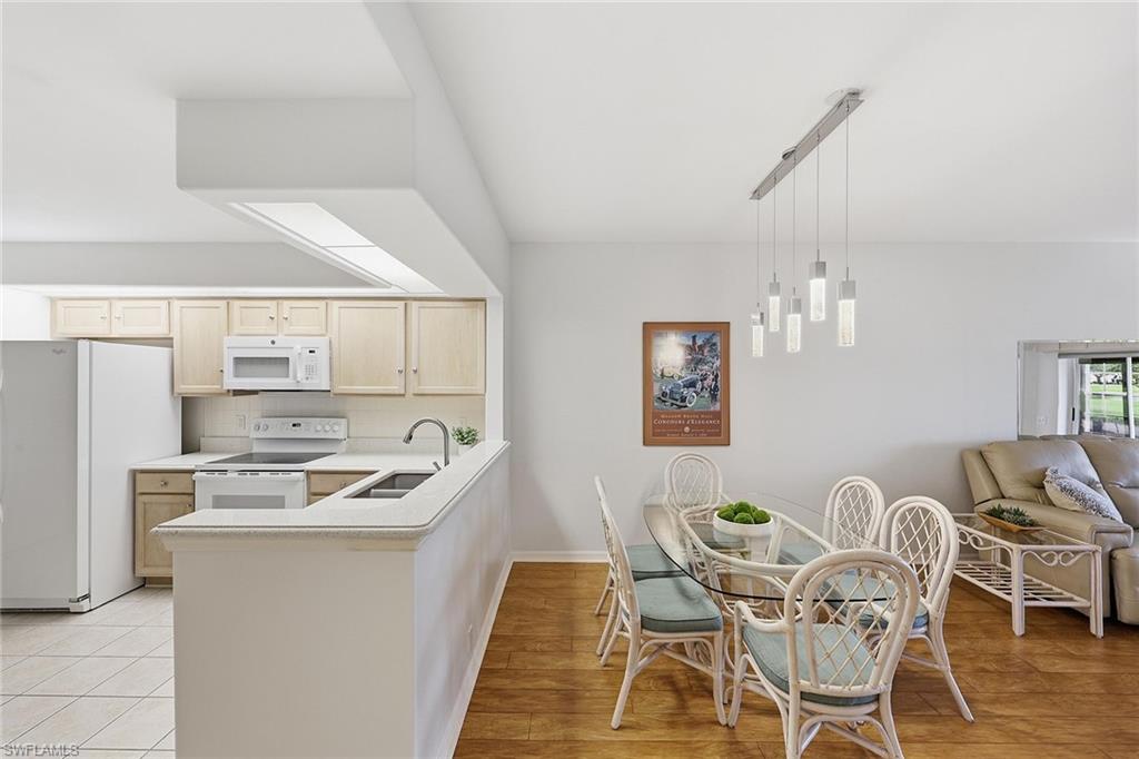 28072 Cavendish CT 2204 photo 10
