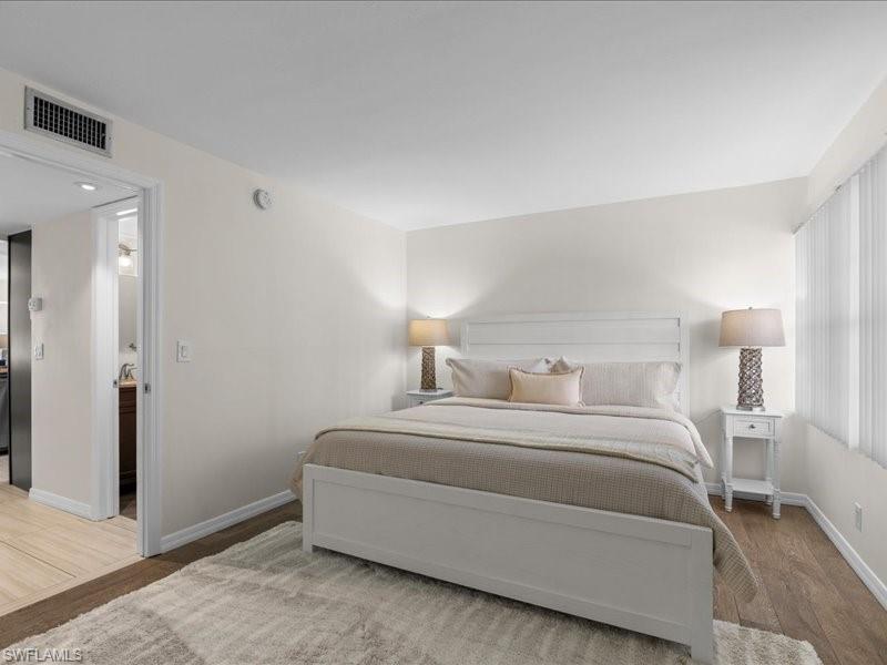 King size bed