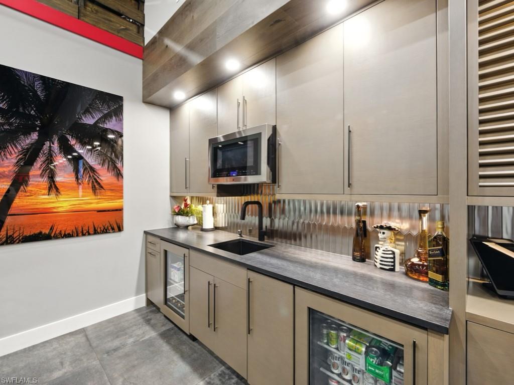 Custom Bar