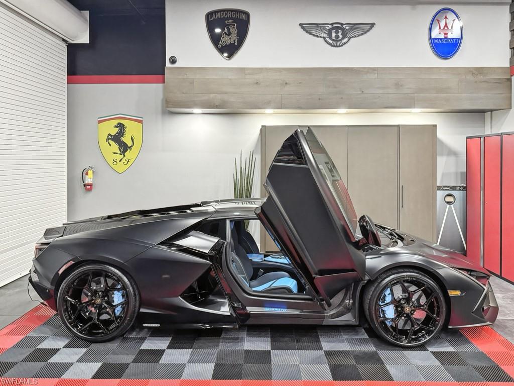 Luxurious, C-5 Zoned Property