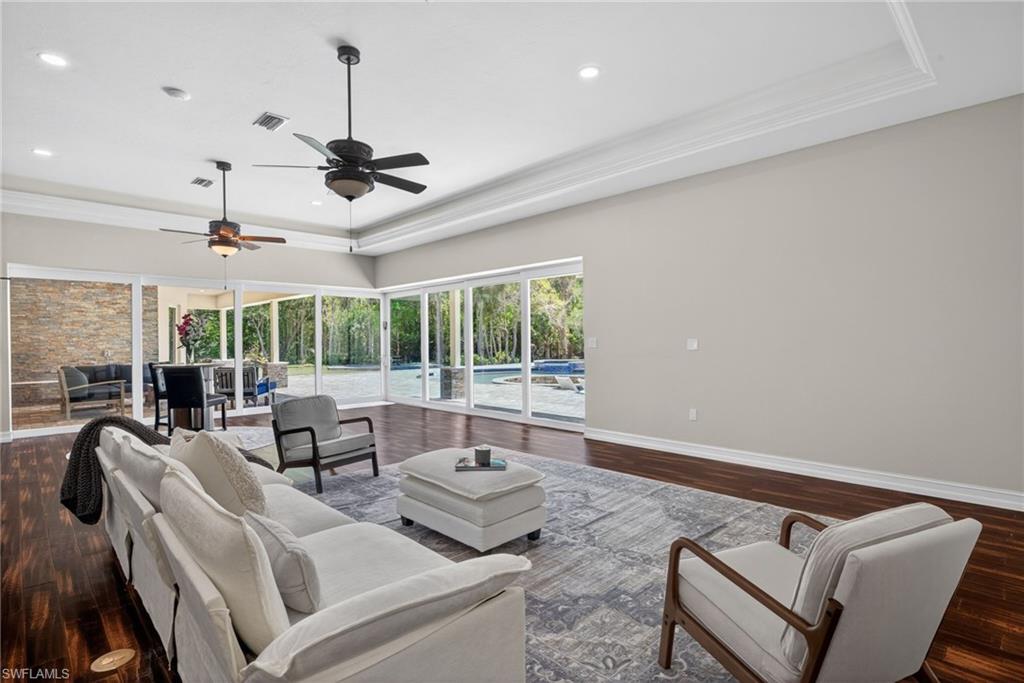 15860 Glendale LN photo 13