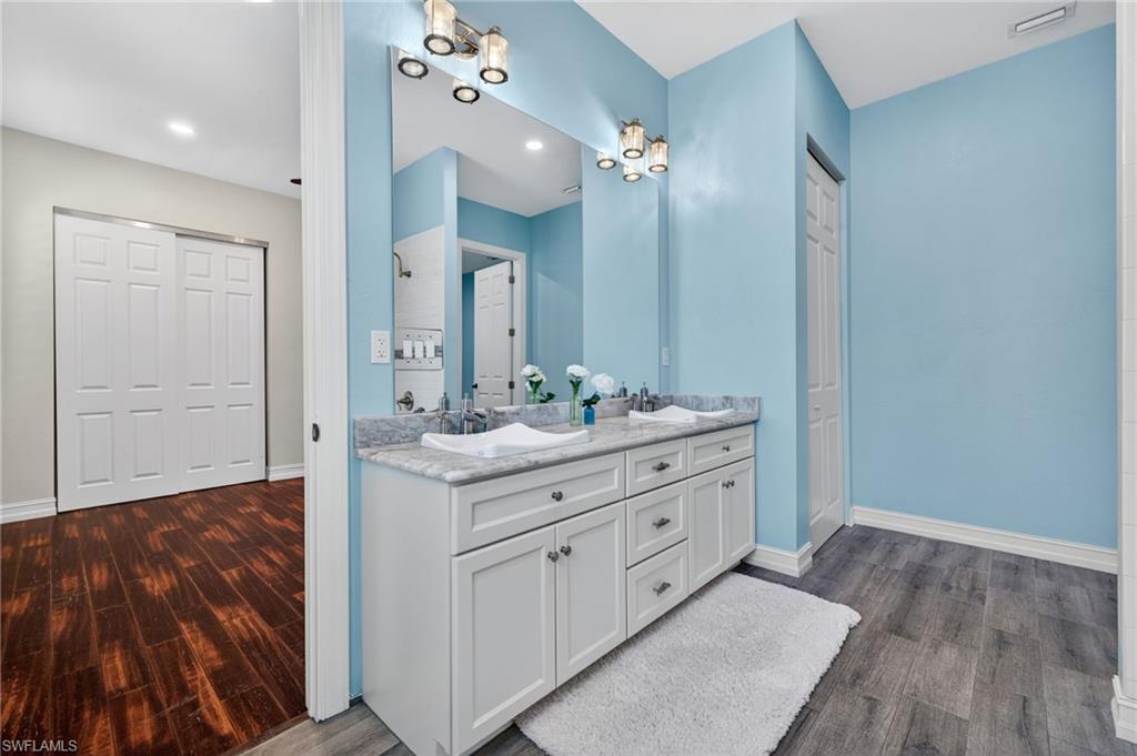 Jack & Jill Bath