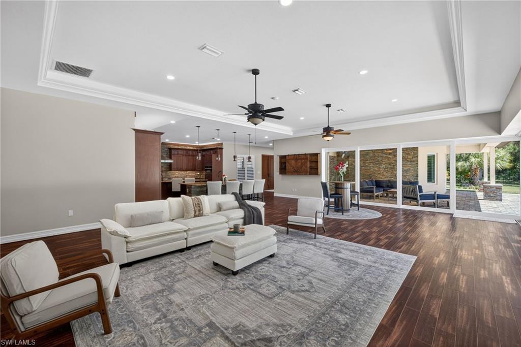 15860 Glendale LN photo 14