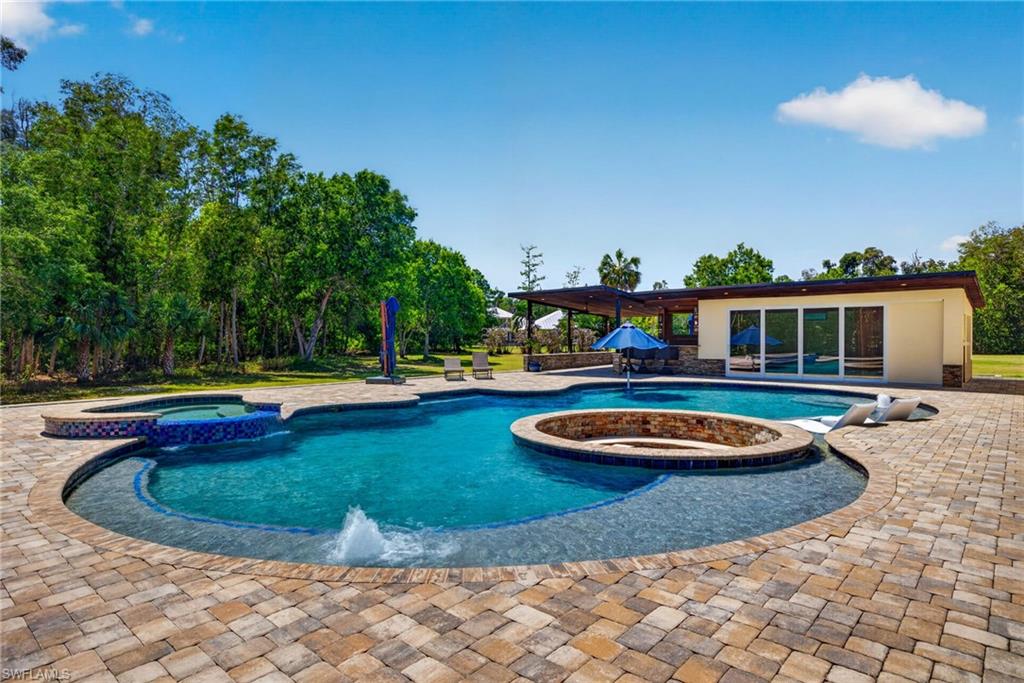 Resort Style Pool/ Spa/ Fire Pit