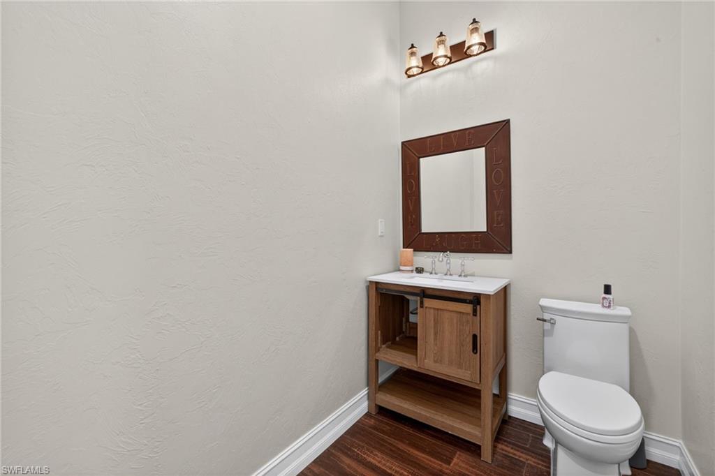 1/2 Bath