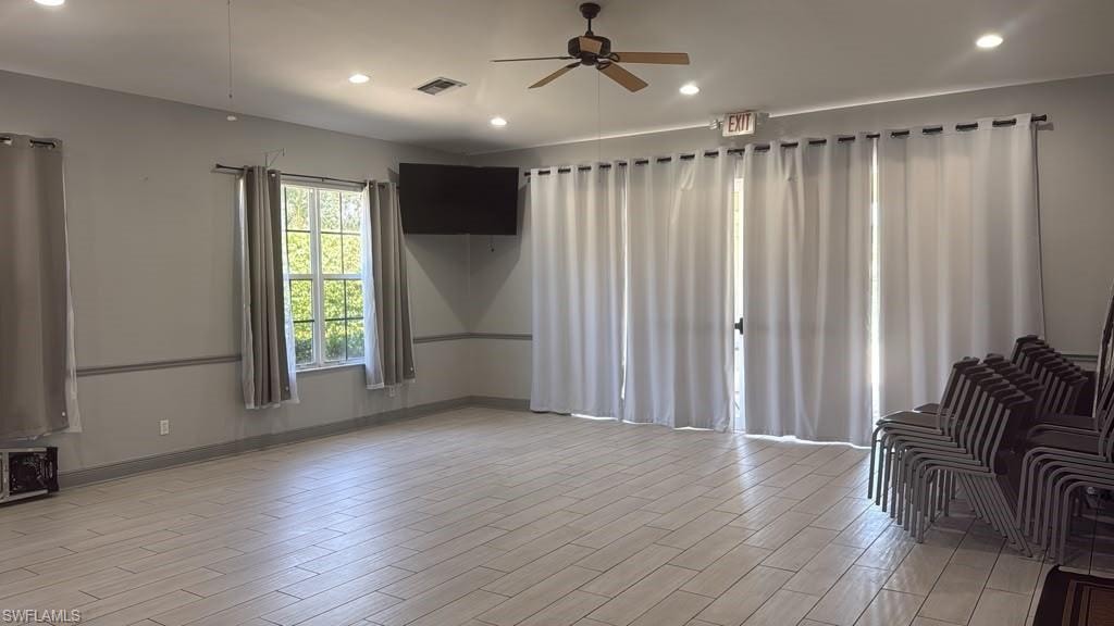 1410 Mariposa CIR 102 photo 45