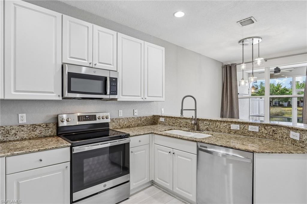 1410 Mariposa CIR 102 photo 8