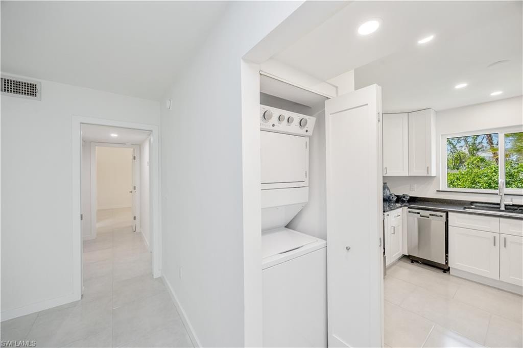 Hallway from LR to Bedrooms and Kitchen