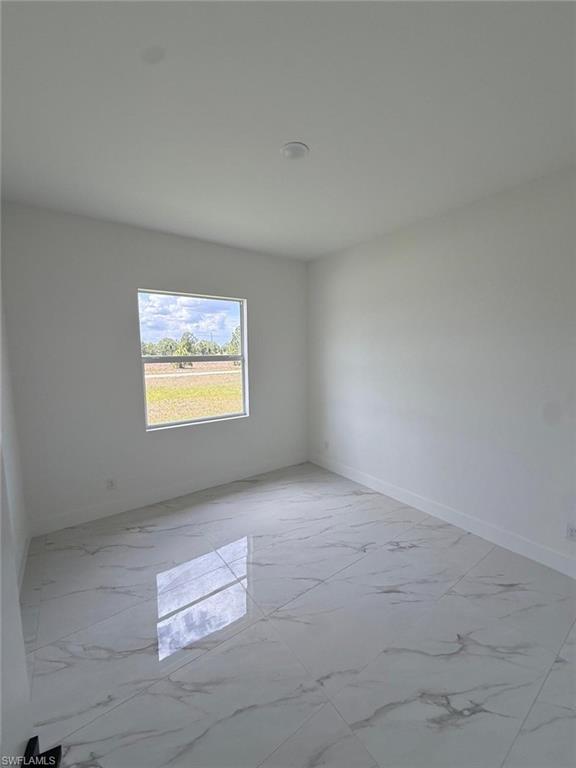 1089 Eisenhower BLVD photo 18