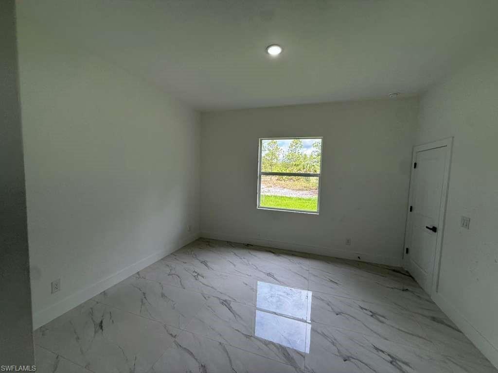 723 Epps Brown ST E photo 20
