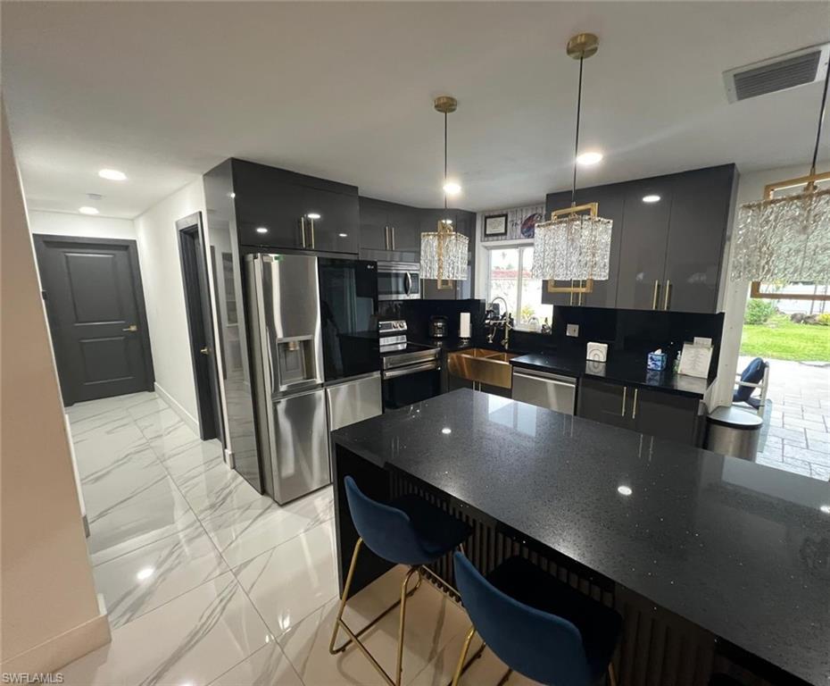 1118 Pine Island LN photo 6