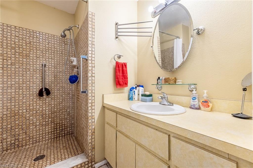 13277 Broadhurst LOOP photo 12