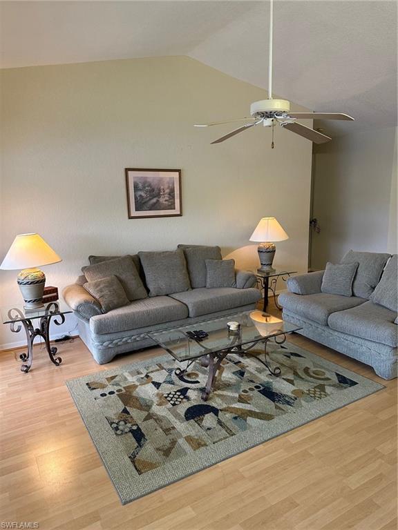 Vaulted ceilings, large TV with Cable in spacious living room