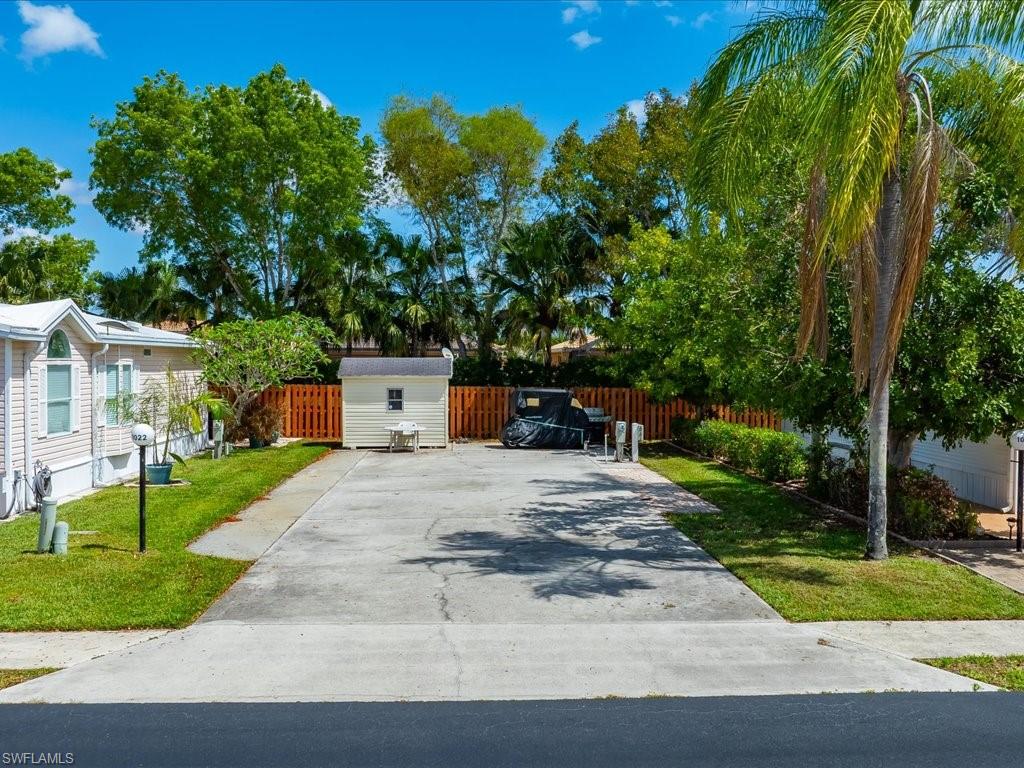 1022 Crystal Lake DR