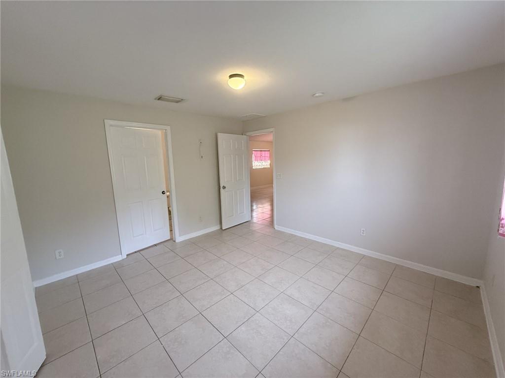 305-307 Harry AVE S photo 6