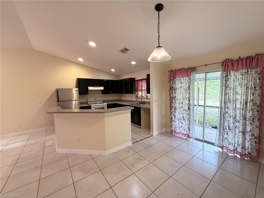 305-307 Harry AVE S