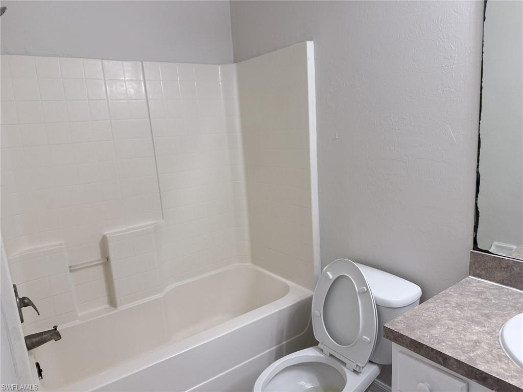 305-307 Harry AVE S photo 9