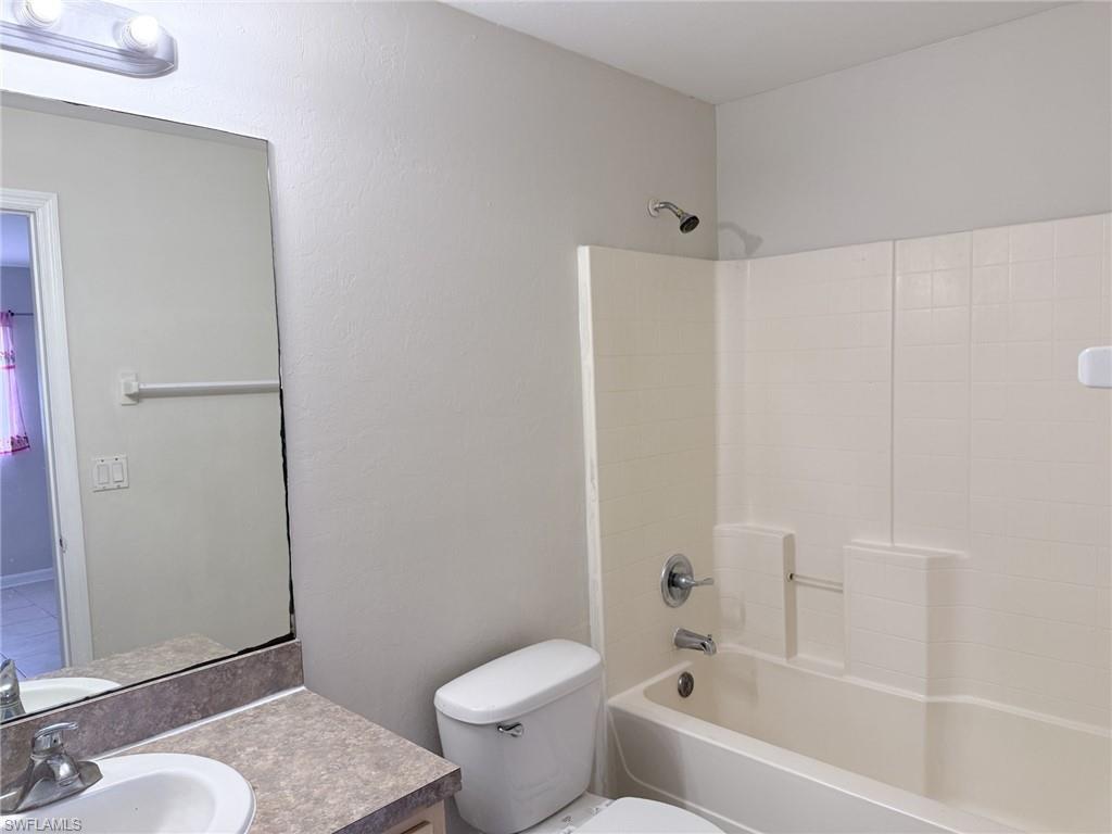 305-307 Harry AVE S photo 10