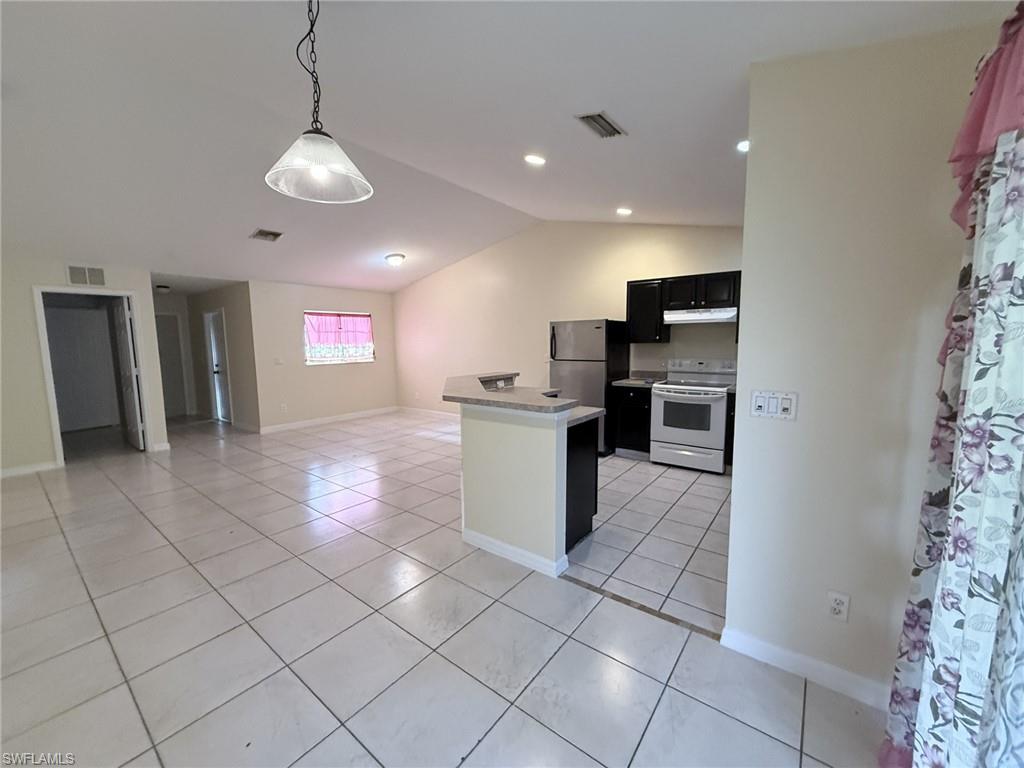 305-307 Harry AVE S