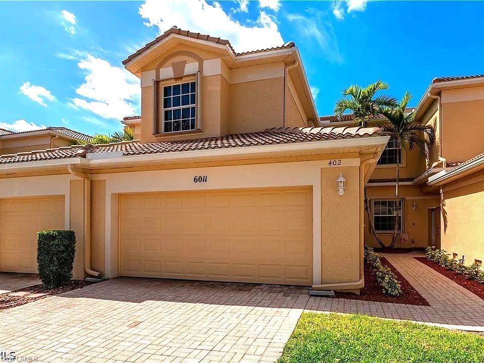 6011 Jonathans Bay CIR 402