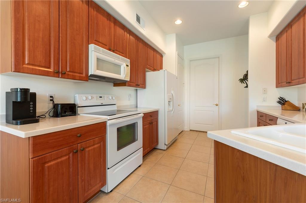 6011 Jonathans Bay CIR 402 photo 9