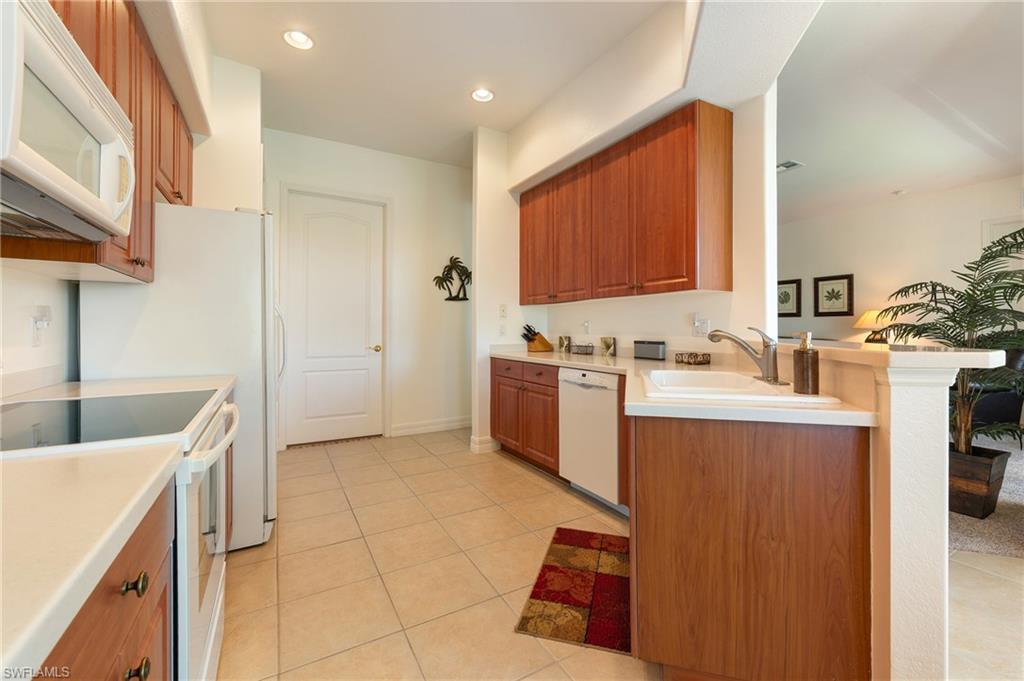 6011 Jonathans Bay CIR 402 photo 10
