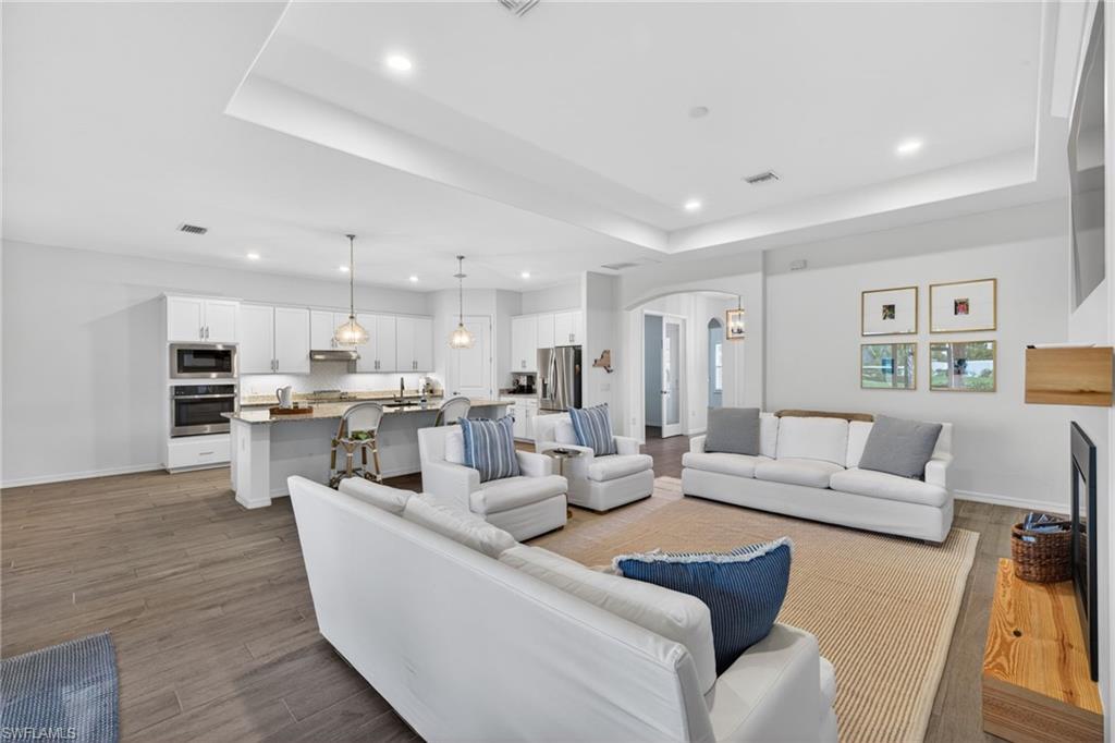 25000 Halliana LN