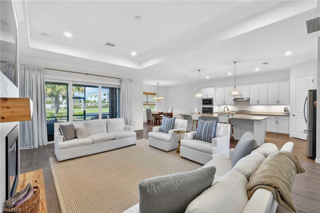 25000 Halliana LN