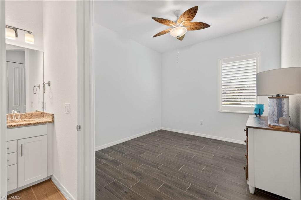 25000 Halliana LN photo 21