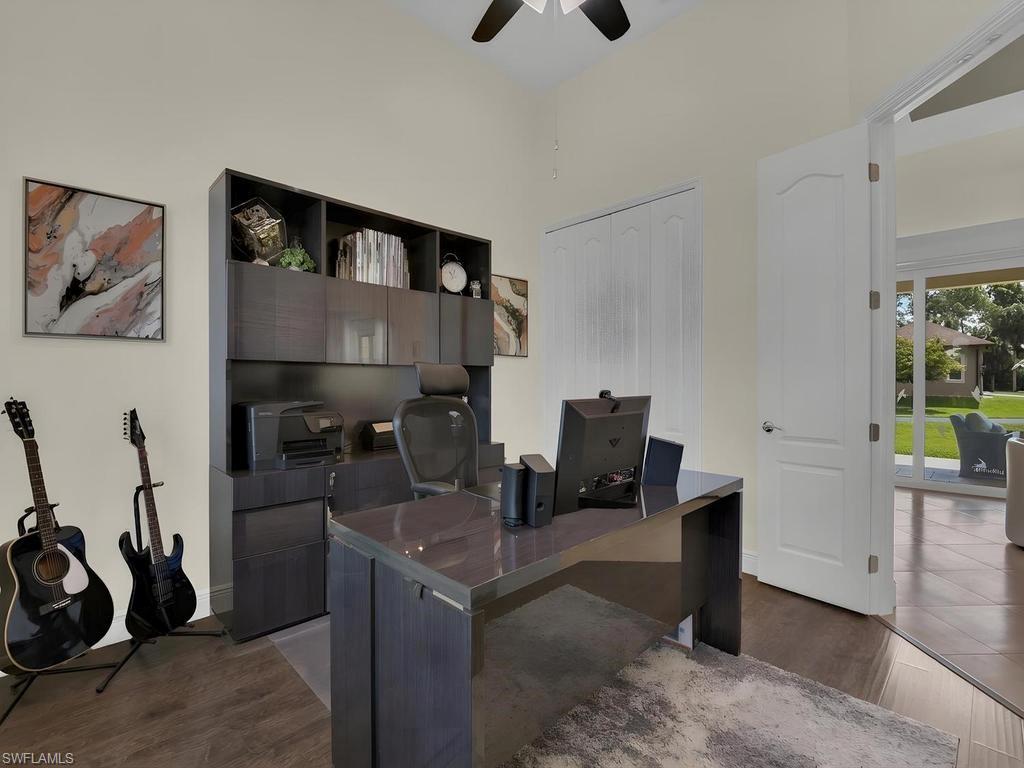 Home Office/Guest Room