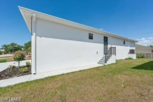 Side entrance leading to second living area