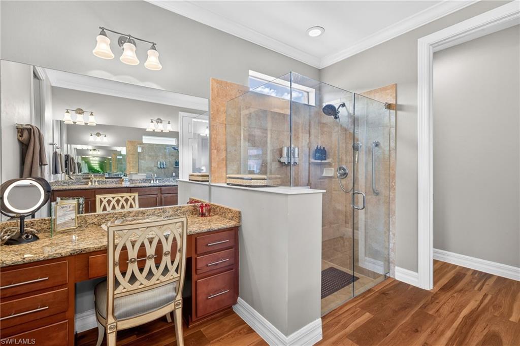 Master Make-up Vanity & Step-in Shower w/Glass Door, Private Toilet w/Integrated Bidet