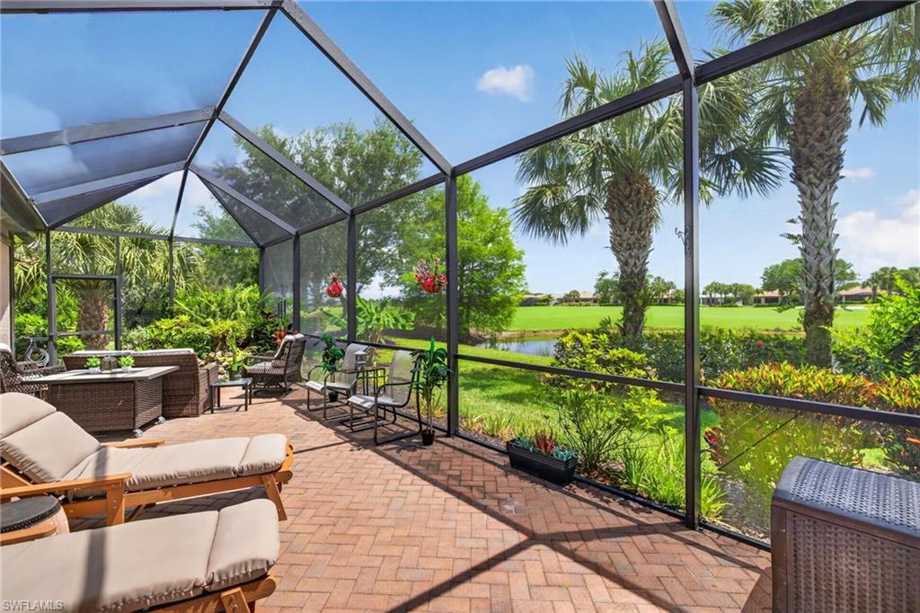 Enjoy Sun & Views Of Golf Course & Lake