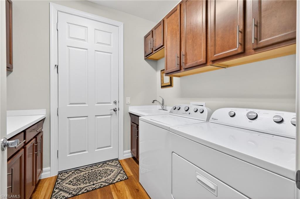 Spacious Laundry Room w/Sink & Cabinetry w/Countertop