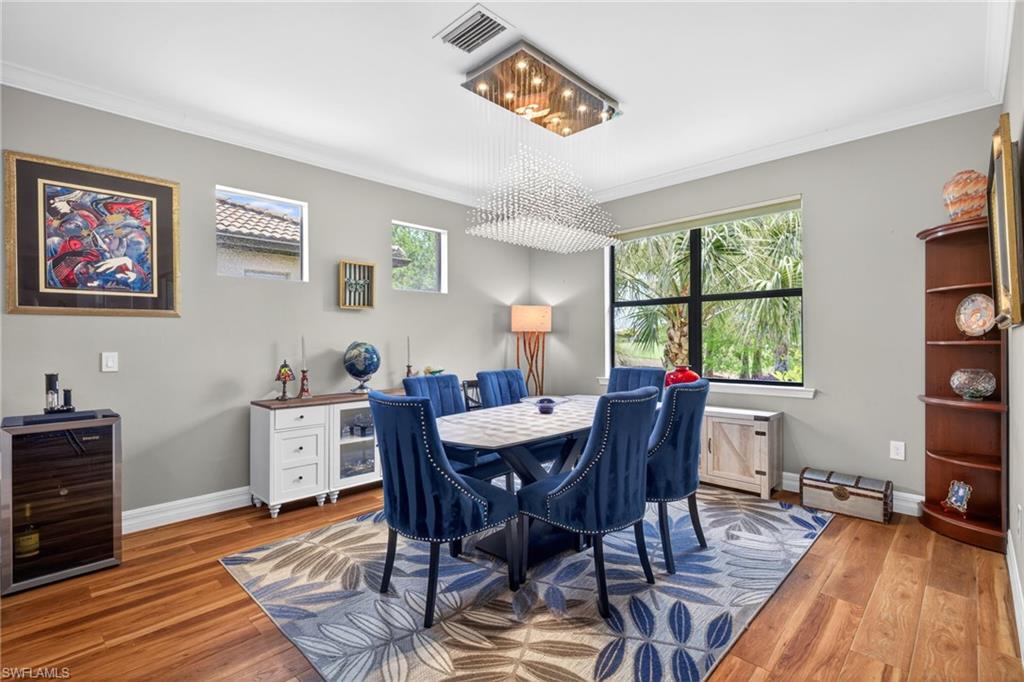 Bright Windows w/Golf Course Views