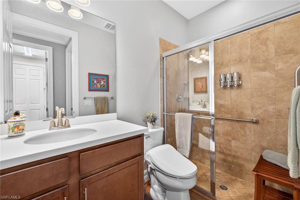 Full Guest Bathroom w/Integrated Bidet
