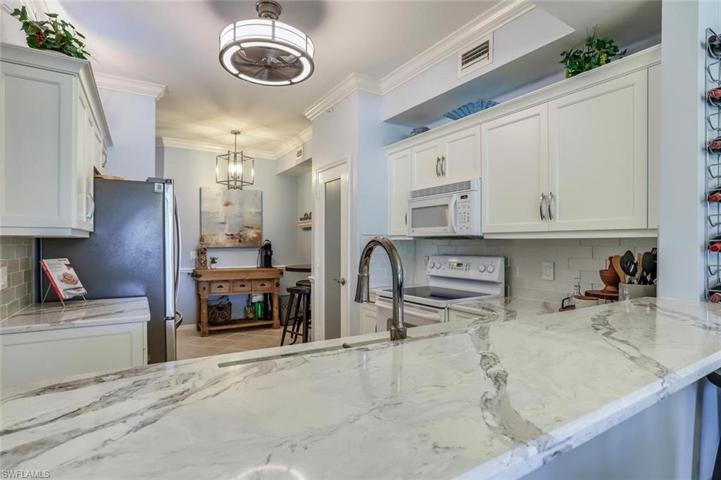 3996 Bishopwood CT E 103