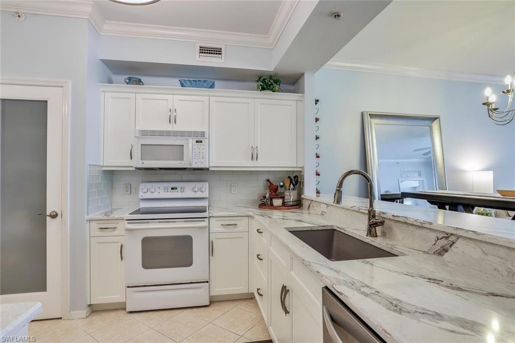 3996 Bishopwood CT E 103