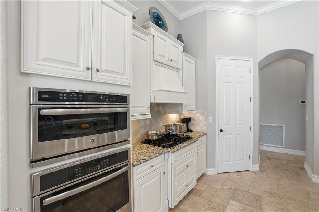3328 Runaway LN photo 10
