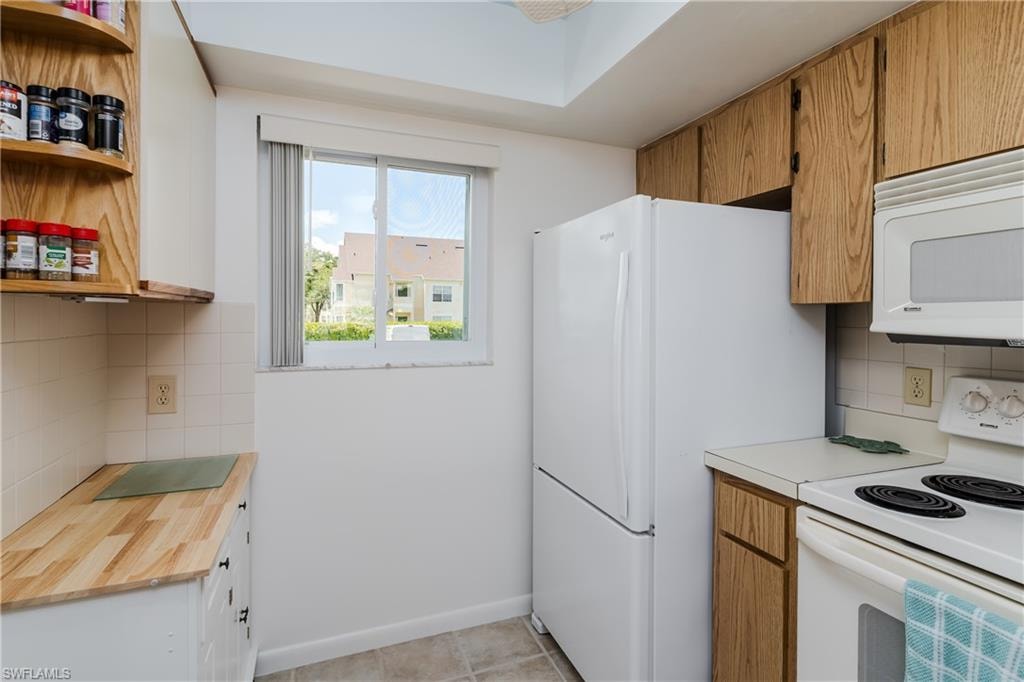 1008 Manatee RD G106